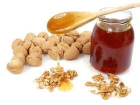 In men, eating nuts and honey increases potency